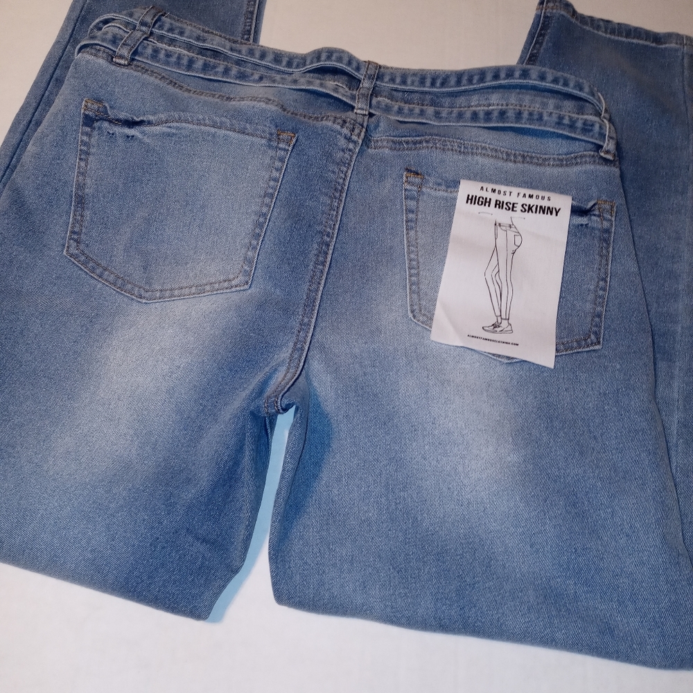 🆕 Almost Famous High Rise Skinny Jeans - Picture 5 of 6